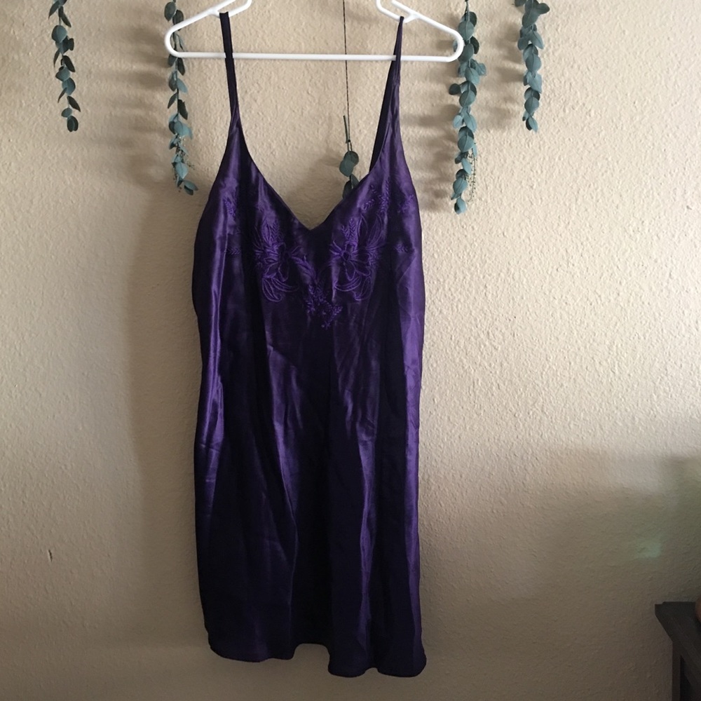 Victoria’s Secret | Vintage Silk Embroidered Slip